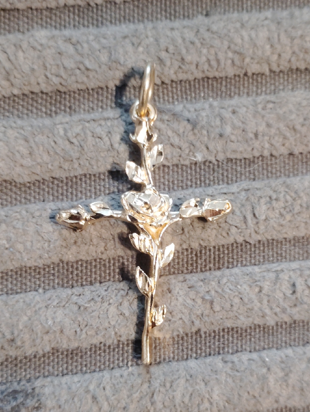 James Avery 14k Gold Rosebud Cross